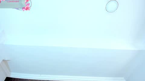 Snapshot of rianamanson chatting on 09-08-25, 04:39 Riana online show from 09-08-25, 04:39