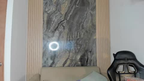 Snapshot of rianamanson chatting on 10-05-25, 04:49 Riana online show from 10-05-25, 04:49