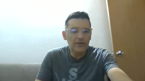 Snapshot of ricardofor4 chatting on 11-15-25, 11:21 hotanytime online show from 11-15-25, 11:21