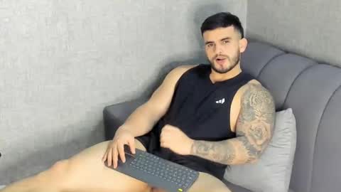 ricardogonzalez666 online show from 01-04-25, 02:46