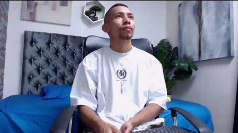 Snapshot of richar_voller chatting on 12-16-24, 11:22 richar_voller online show from 12-16-24, 11:22