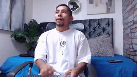 Snapshot of richar_voller chatting on 01-08-25, 11:32 richar_voller online show from 01-08-25, 11:32
