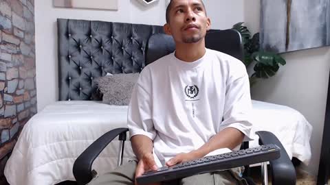 Snapshot of richar_voller chatting on 01-30-25, 11:33 richar_voller online show from 01-30-25, 11:33