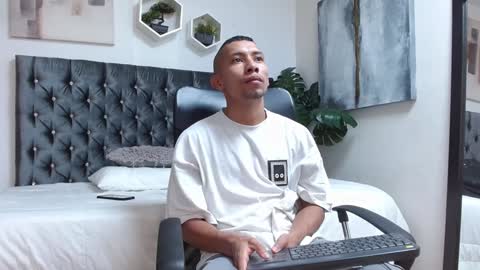 Snapshot of richar_voller chatting on 02-04-25, 10:54 richar_voller online show from 02-04-25, 10:54