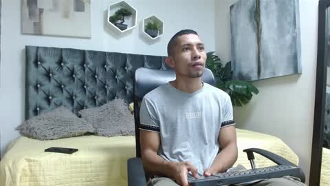 Snapshot of richar_voller chatting on 02-08-25, 11:12 richar_voller online show from 02-08-25, 11:12