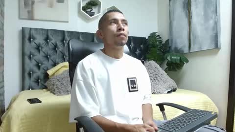 Snapshot of richar_voller chatting on 02-15-25, 11:17 richar_voller online show from 02-15-25, 11:17