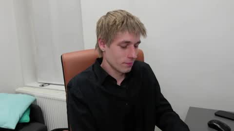 RICHARD HARDS online show from 04-21-26, 07:39