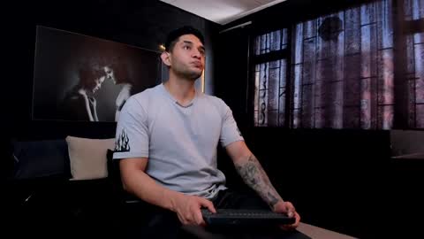 Snapshot of richard_milleer chatting on 02-05-25, 01:22 Ricardo online show from 02-05-25, 01:22