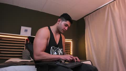 Snapshot of richard_milleer chatting on 02-07-25, 02:15 Ricardo online show from 02-07-25, 02:15