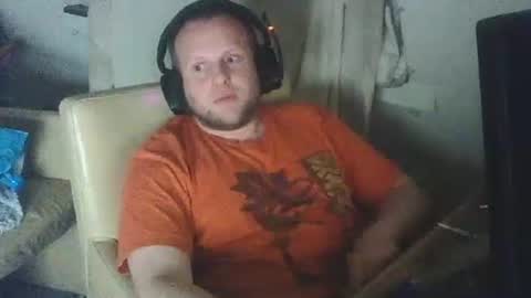 Snapshot of richardd110011 chatting on 06-08-26, 09:37 richardd110011 online show from 06-08-26, 09:37
