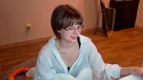 Luna online show from 06-19-26, 06:56