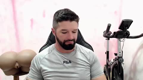 Snapshot of richrolland chatting on 01-10-25, 01:32 Rickseduction online show from 01-10-25, 01:32