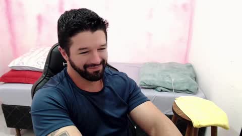 Snapshot of richrolland chatting on 02-11-25, 01:31 Rickseduction online show from 02-11-25, 01:31