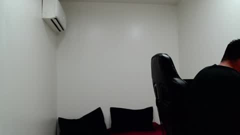 Snapshot of richrolland chatting on 04-12-26, 06:35 Rickseduction online show from 04-12-26, 06:35