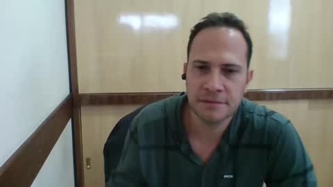 Snapshot of rick503835 chatting on 12-17-25, 02:45 Rick Arian online show from 12-17-25, 02:45