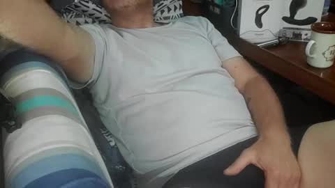 Snapshot of rickitou chatting on 04-08-26, 06:13 FireLion online show from 04-08-26, 06:13