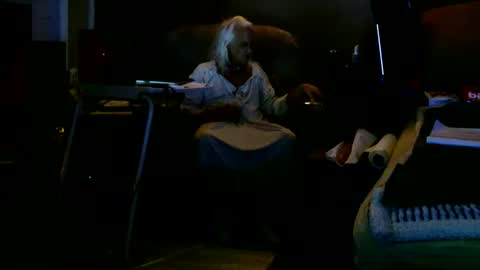 PINK HOLE TWINK online show from 04-21-26, 01:53