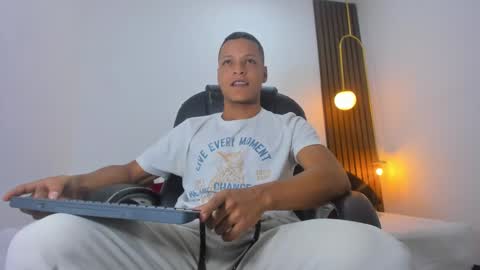 Ricky  online show from 01-29-25, 08:46