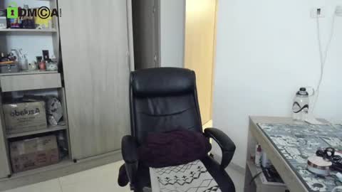 Snapshot of rickydicot_13 chatting on 09-19-25, 02:13 RickyDicot 13 online show from 09-19-25, 02:13