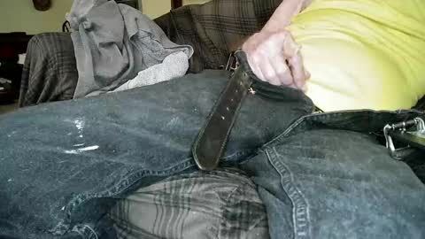 Snapshot of rico_y_suave_4u chatting on 04-28-26, 12:31 Easy if yun are good see my pics online show from 04-28-26, 12:31