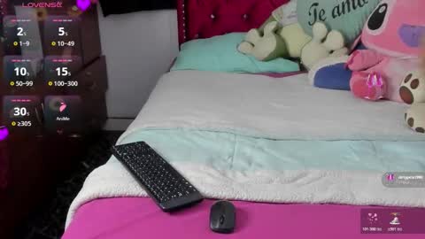 RIHANA online show from 11-25-25, 11:27