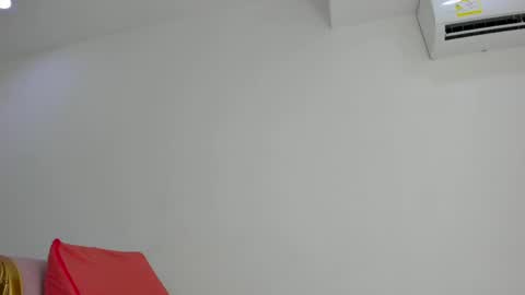 Snapshot of rihanna_abiodun chatting on 05-13-26, 06:05 Rihanna Abiodun online show from 05-13-26, 06:05