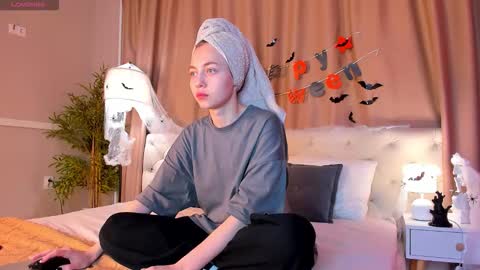 rihanna_walker online show from 10-27-25, 01:20