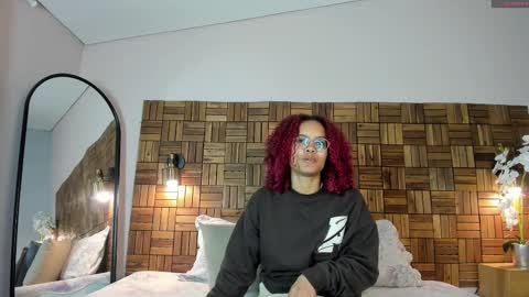 Sara online show from 09-29-25, 10:09