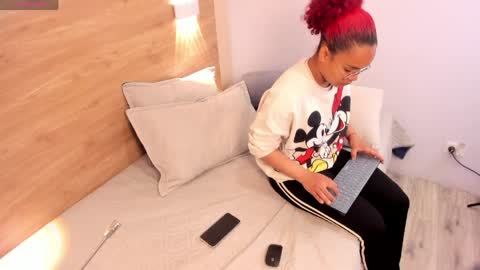 Sara online show from 04-11-26, 10:30