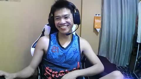 riiichie12 online show from 12-05-25, 04:47