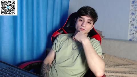 Snapshot of rik_and chatting on 01-11-25, 02:36 Rick online show from 01-11-25, 02:36