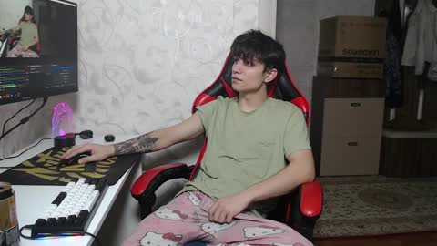 Snapshot of rik_and chatting on 01-14-25, 02:11 Rick online show from 01-14-25, 02:11