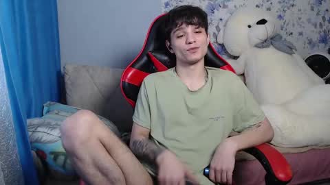 Snapshot of rik_and chatting on 03-08-25, 12:09 Rick online show from 03-08-25, 12:09