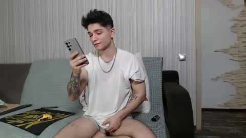 Snapshot of rik_and chatting on 10-25-25, 03:29 Rick online show from 10-25-25, 03:29