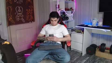 Snapshot of rik_and chatting on 10-29-25, 09:49 Rick online show from 10-29-25, 09:49