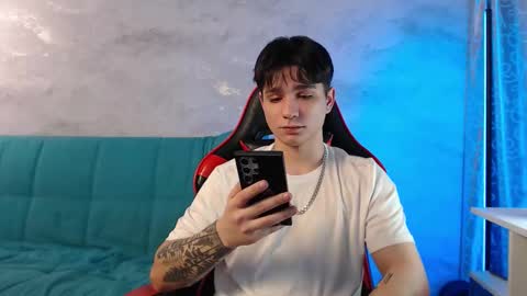 Snapshot of rik_and chatting on 11-17-25, 08:36 Rick online show from 11-17-25, 08:36