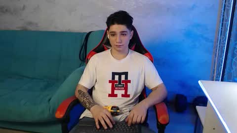 Snapshot of rik_and chatting on 11-22-25, 12:42 Rick online show from 11-22-25, 12:42