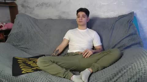 Snapshot of rik_and chatting on 12-22-25, 10:07 Rick online show from 12-22-25, 10:07