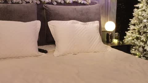    if you wanna buy smth stockingsph etc  custom videos or pics  online show from 12-27-24, 01:28