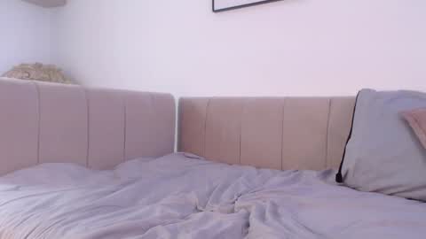 Snapshot of riley_bensongh chatting on 01-31-25, 02:26 Riley online show from 01-31-25, 02:26