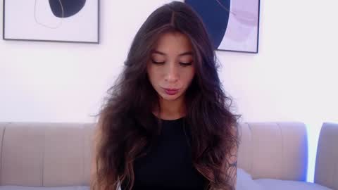 Snapshot of riley_bensongh chatting on 02-08-25, 07:59 Riley online show from 02-08-25, 07:59