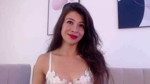 Snapshot of riley_bensongh chatting on 02-08-25, 11:02 Riley online show from 02-08-25, 11:02