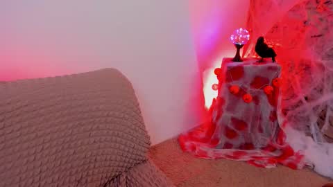 Snapshot of riley_bensongh chatting on 10-18-25, 11:27 Riley online show from 10-18-25, 11:27