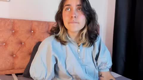 Snapshot of riley_colors chatting on 03-04-25, 09:00 Riley online show from 03-04-25, 09:00