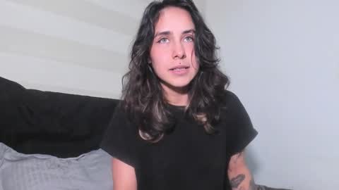 Snapshot of riley_colors chatting on 10-07-25, 06:32 Riley online show from 10-07-25, 06:32