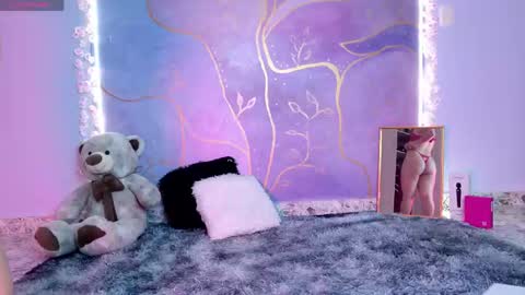 Snapshot of riley_skye_ chatting on 05-02-26, 06:57 RAILEY online show from 05-02-26, 06:57