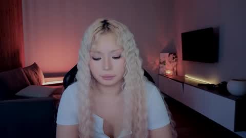 rileymee online show from 04-14-26, 06:19