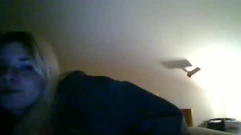 Snapshot of rileyzoee9 chatting on 01-04-25, 02:03 rileyzoee9 online show from 01-04-25, 02:03