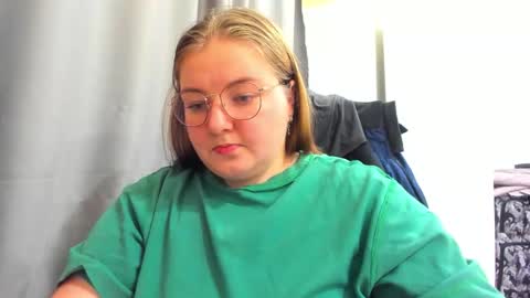 Snapshot of rina16 chatting on 10-29-25, 09:38 rina16 online show from 10-29-25, 09:38