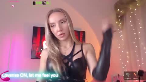 Snapshot of rina_asty chatting on 10-26-25, 05:08 Rina Asty online show from 10-26-25, 05:08